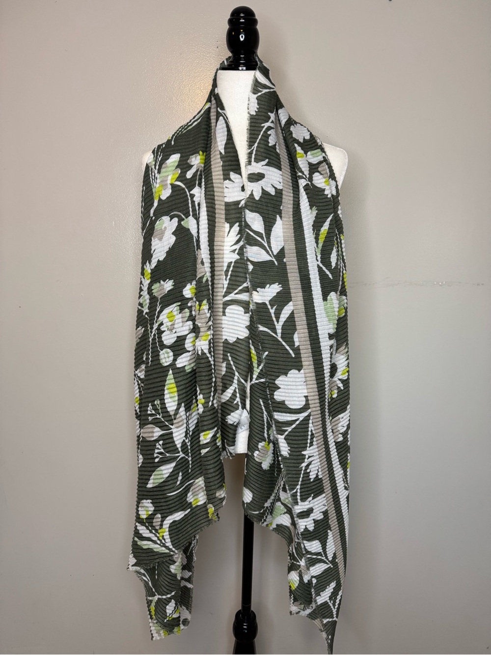 Reitmans Olive Green Floral Oversized Scarf - Accordion Pleat